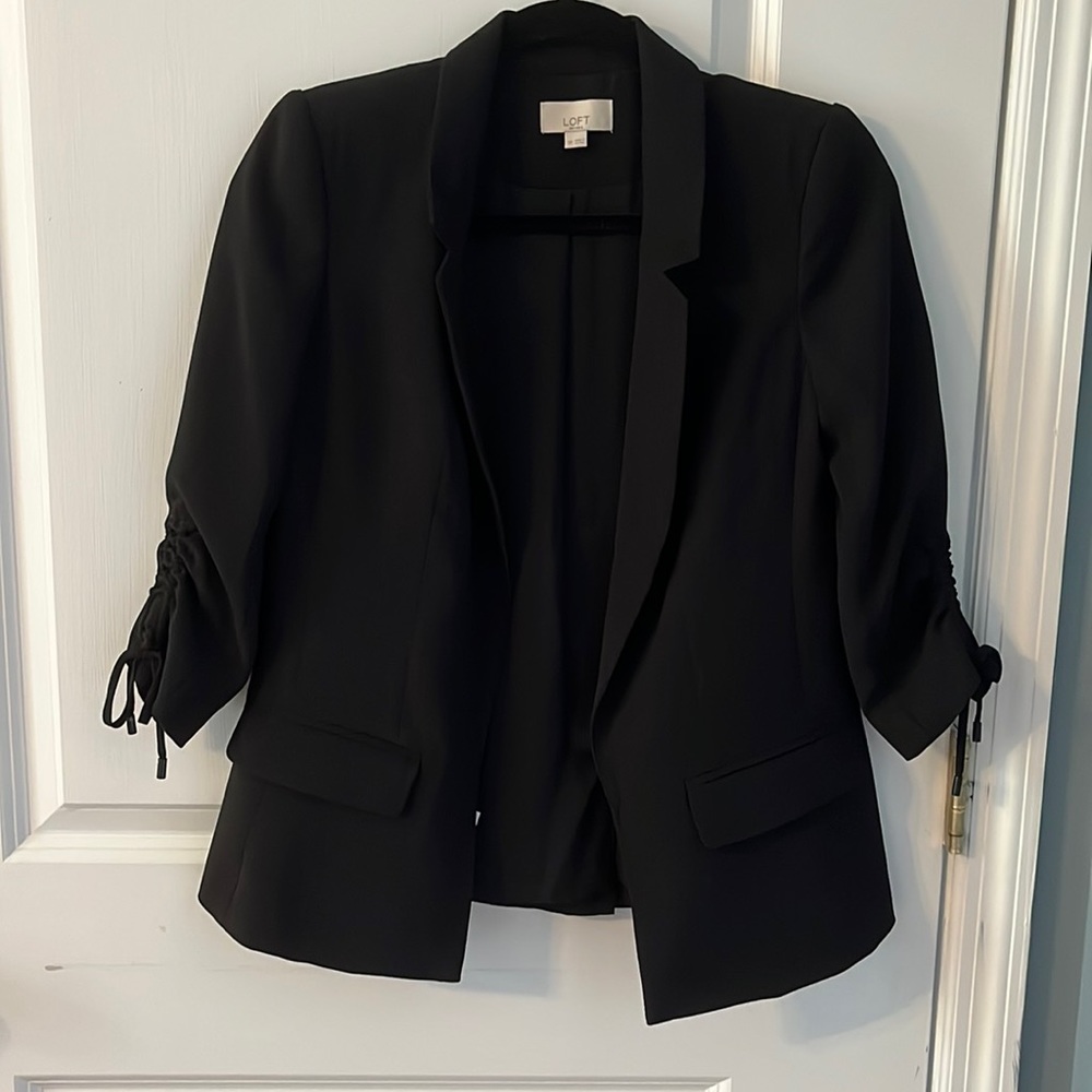 Loft 3/4 ruched sleeve blazer